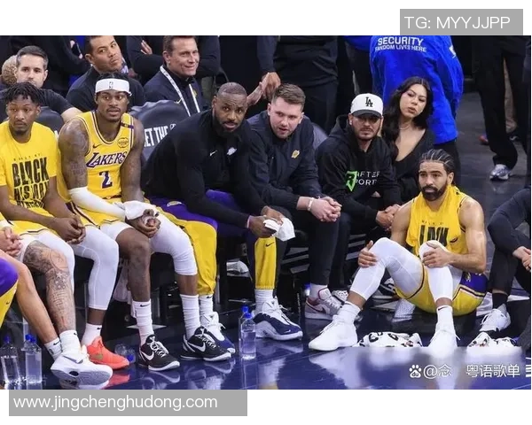 湖人对快船激战正酣实时比分更新快来关注精彩瞬间与赛况分析